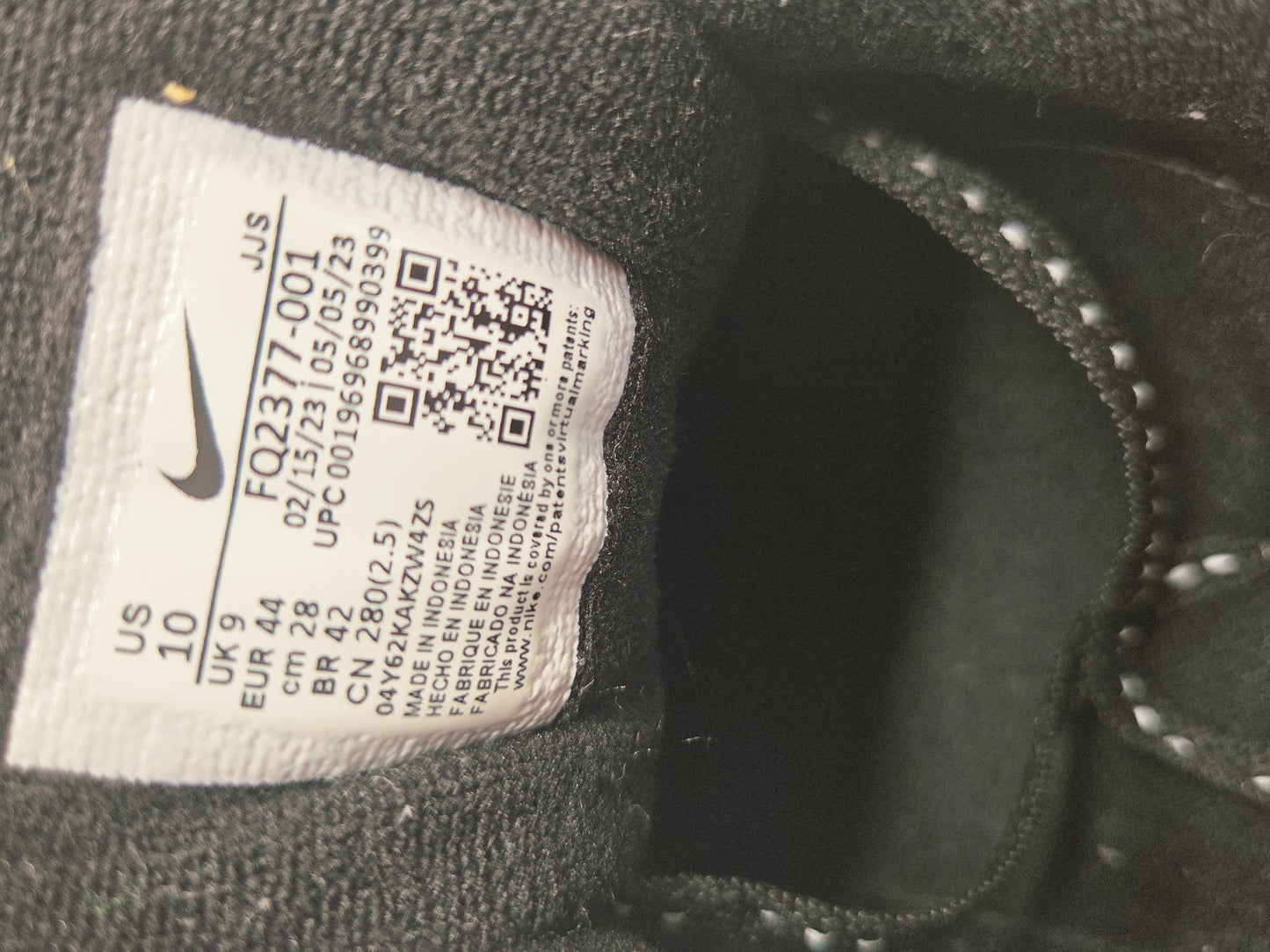 Nike Air Max 90 'Black/Volt'