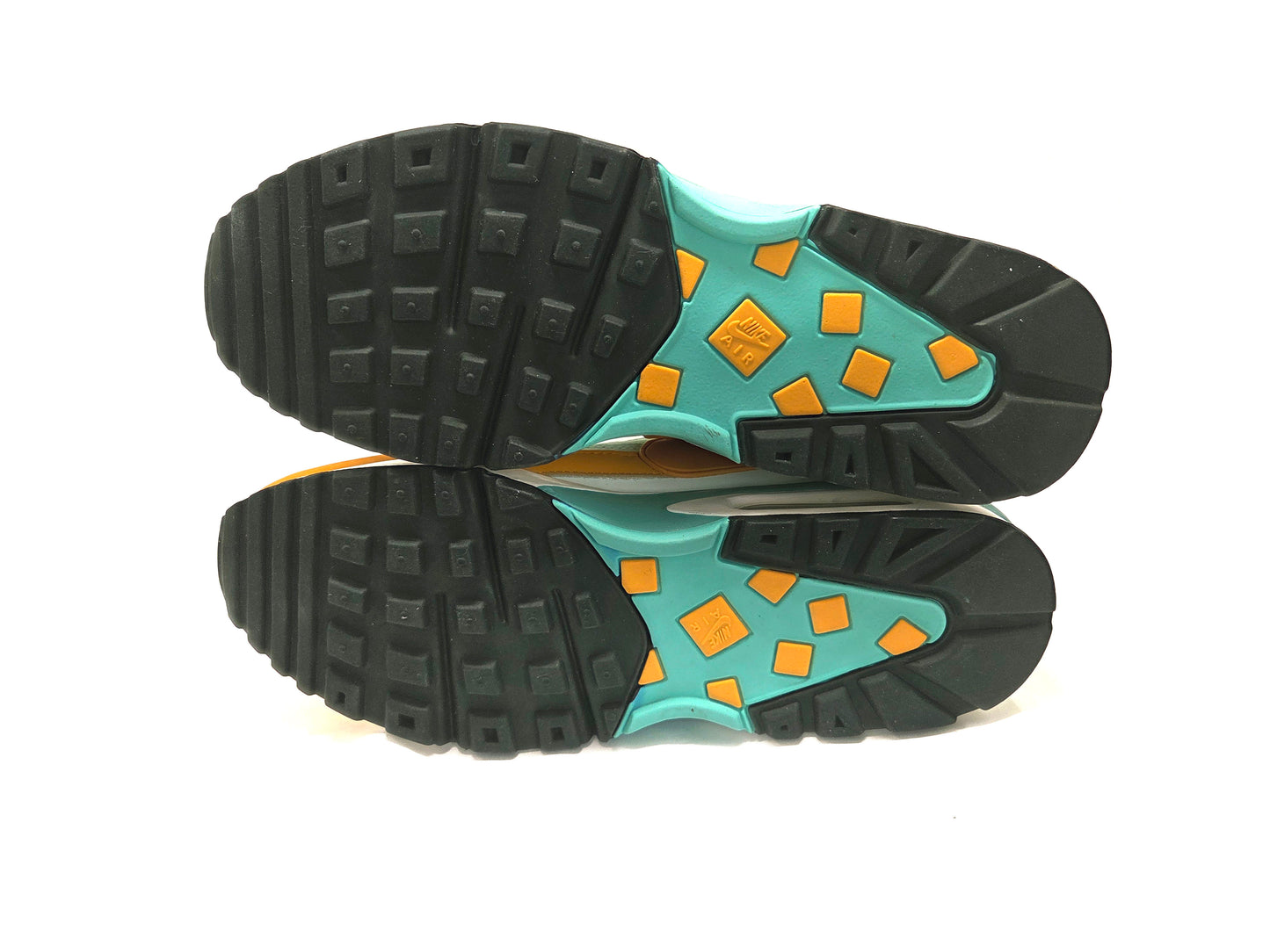 Nike Air Max Classic BW 'Barely Green/Gold Leaf'