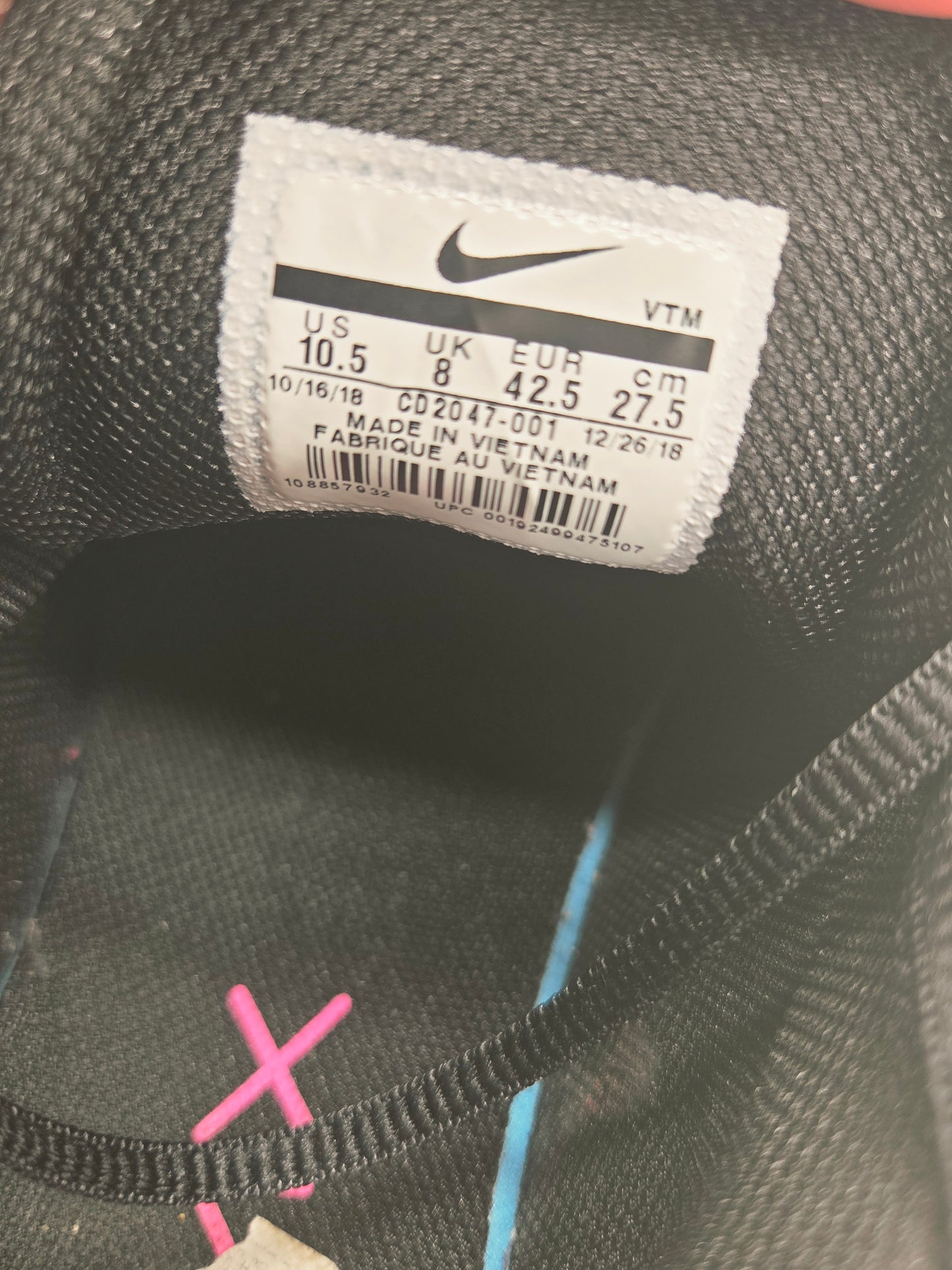 Nike Air Max 720 'Black/Laser Fuchsia'